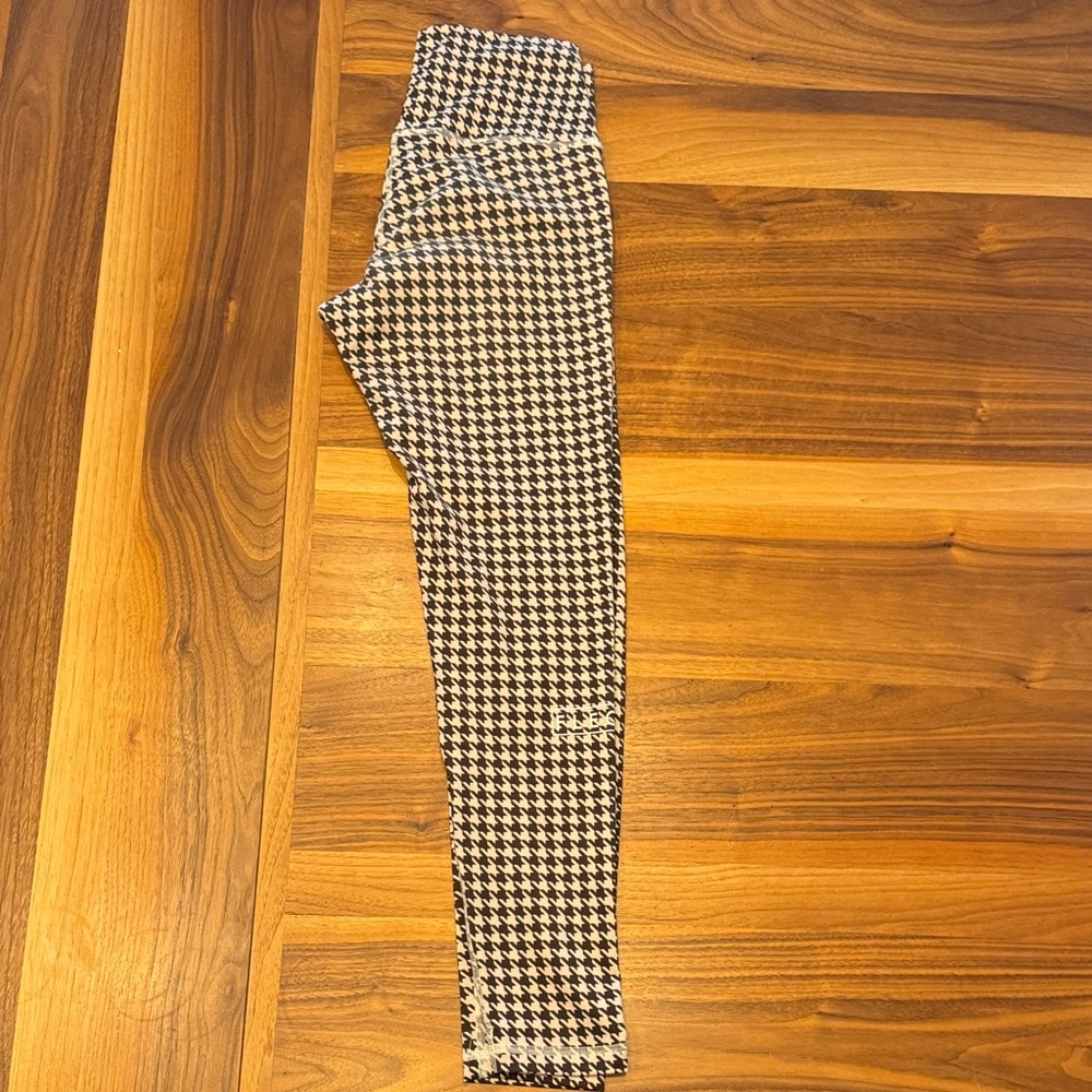 Fleo Houndstooth 25” Leggings